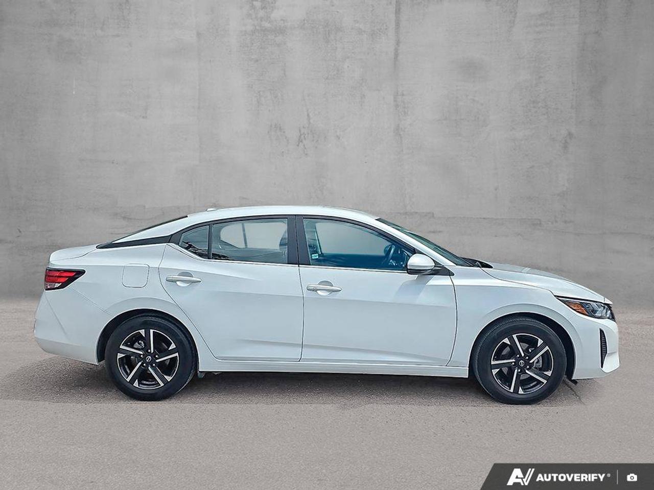 2024 Nissan Sentra SV Photo4