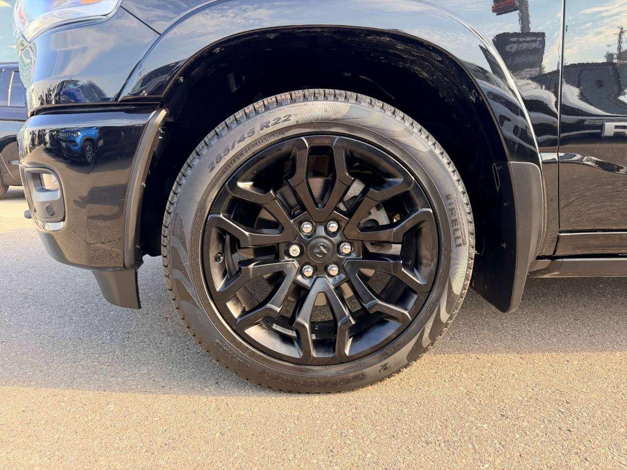 2025 RAM 1500 LIMTED NIGHT, 3.6L V6, 4X4, ALLOYS, LEATHER, NAV, 1-OWNER, CERTIFIED PREOWNED! Photo5