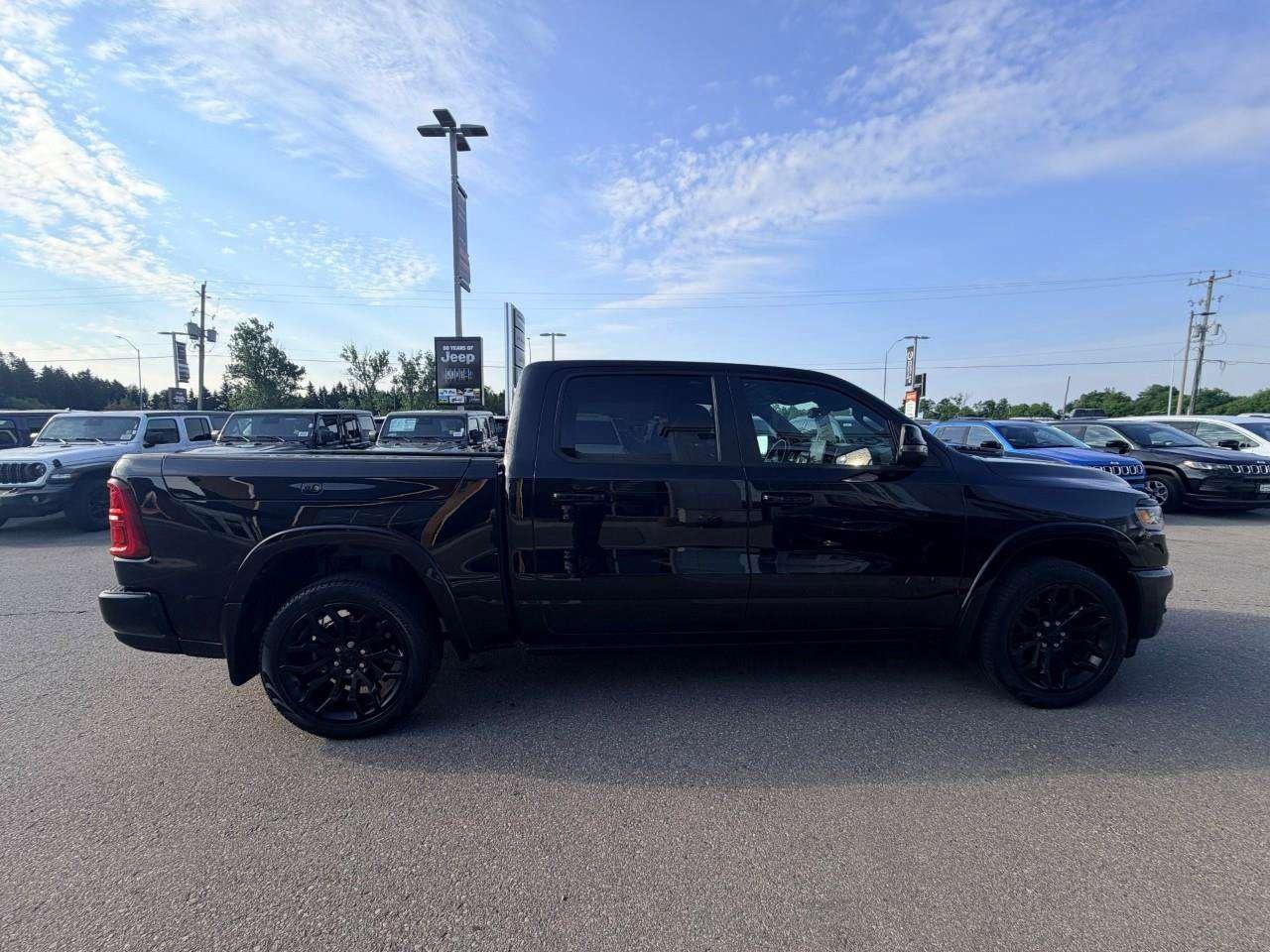 2025 RAM 1500 LIMTED NIGHT, 3.6L V6, 4X4, ALLOYS, LEATHER, NAV, 1-OWNER, CERTIFIED PREOWNED! Photo