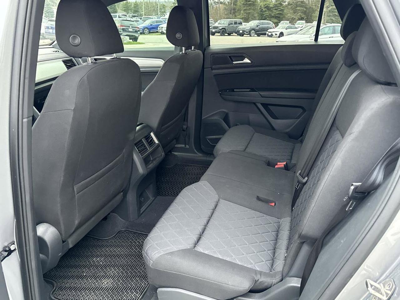 2020 Volkswagen Atlas Cross Sport Trendline 2.0 TSI 4MOTION Photo