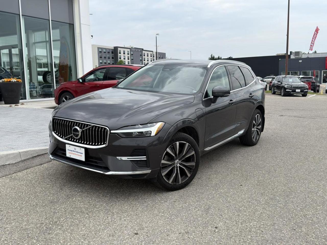 2022 Volvo XC60 Recharge T8 eAWD PHEV Inscription Expression Extended Range Photo