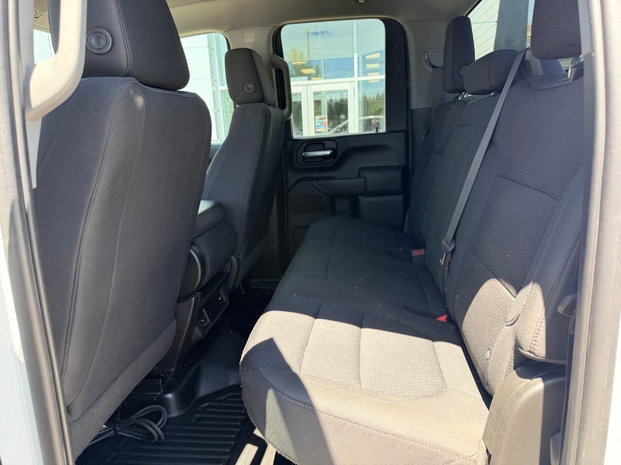 2023 GMC SIERRA 2500HD ProPRO, 6.6L V8, 4X4, DOUBLE CAB, ALLOYS, MACMASTE Photo