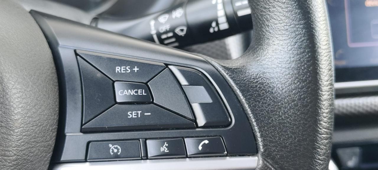 2019 Nissan Kicks SV Photo
