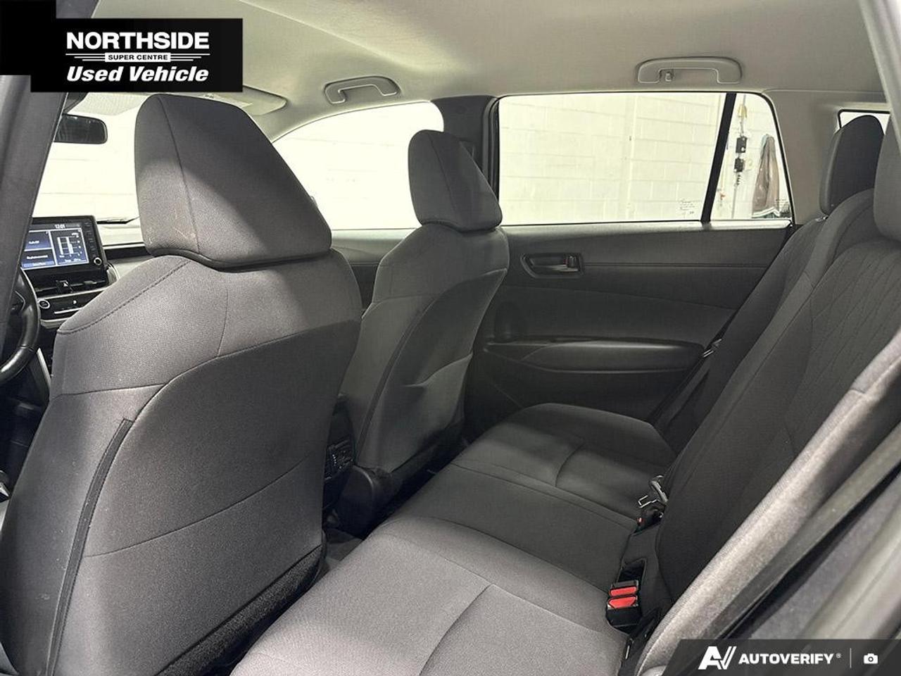 2022 Toyota Corolla Cross LE AWD Photo