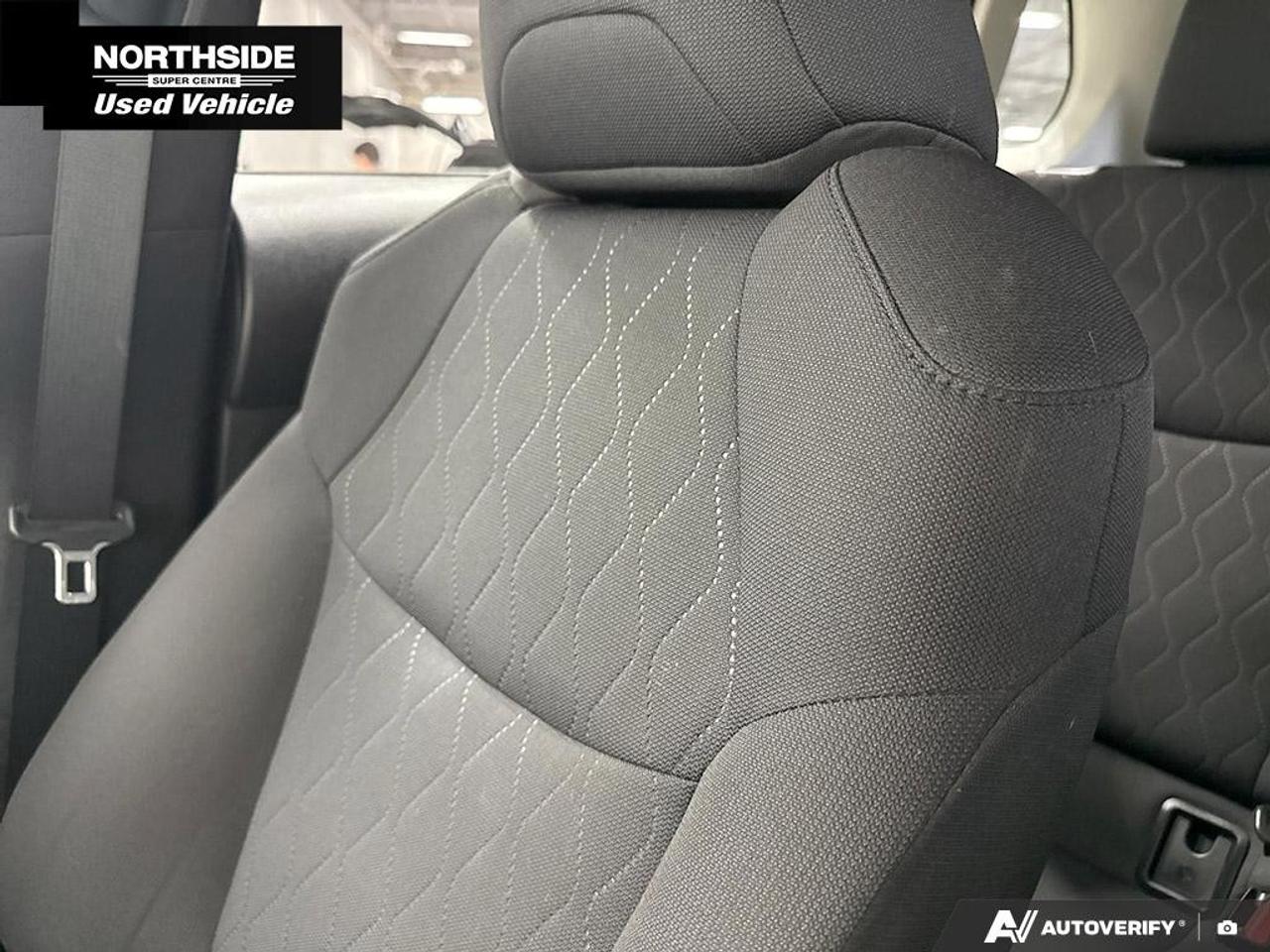 2022 Toyota Corolla Cross LE AWD Photo