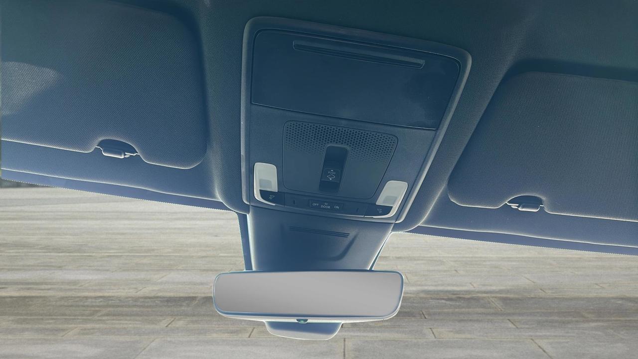 2023 Honda CR-V Hybrid Touring AWD Photo
