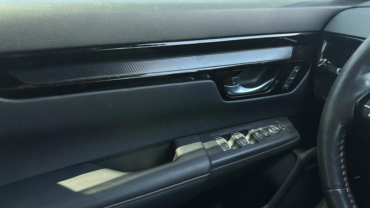 2023 Honda CR-V Hybrid Touring AWD Photo