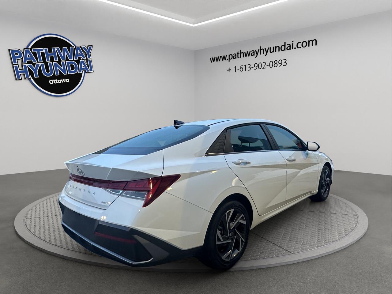 2026 Hyundai Elantra Hybrid Luxury Photo