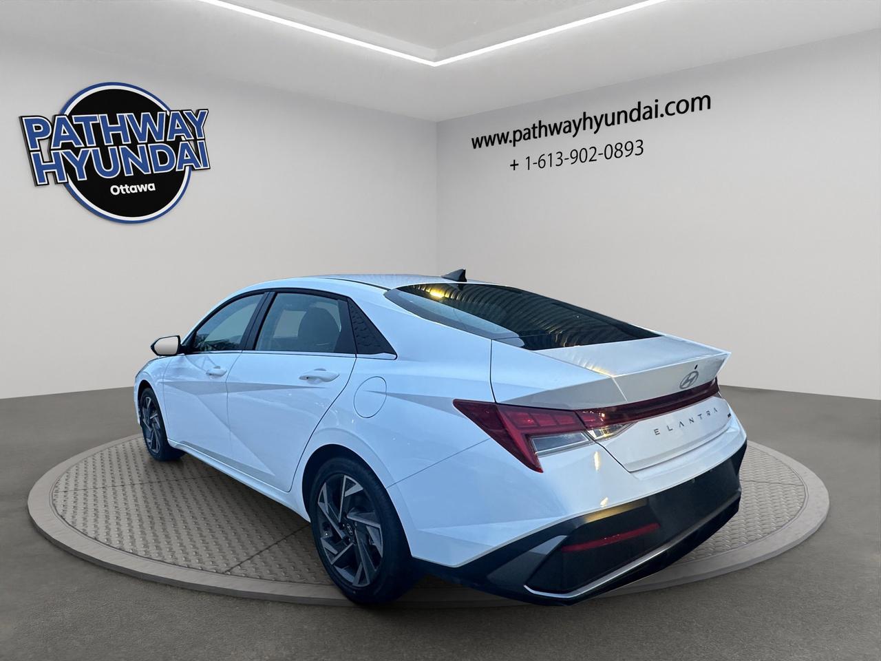 2026 Hyundai Elantra Hybrid Luxury Photo