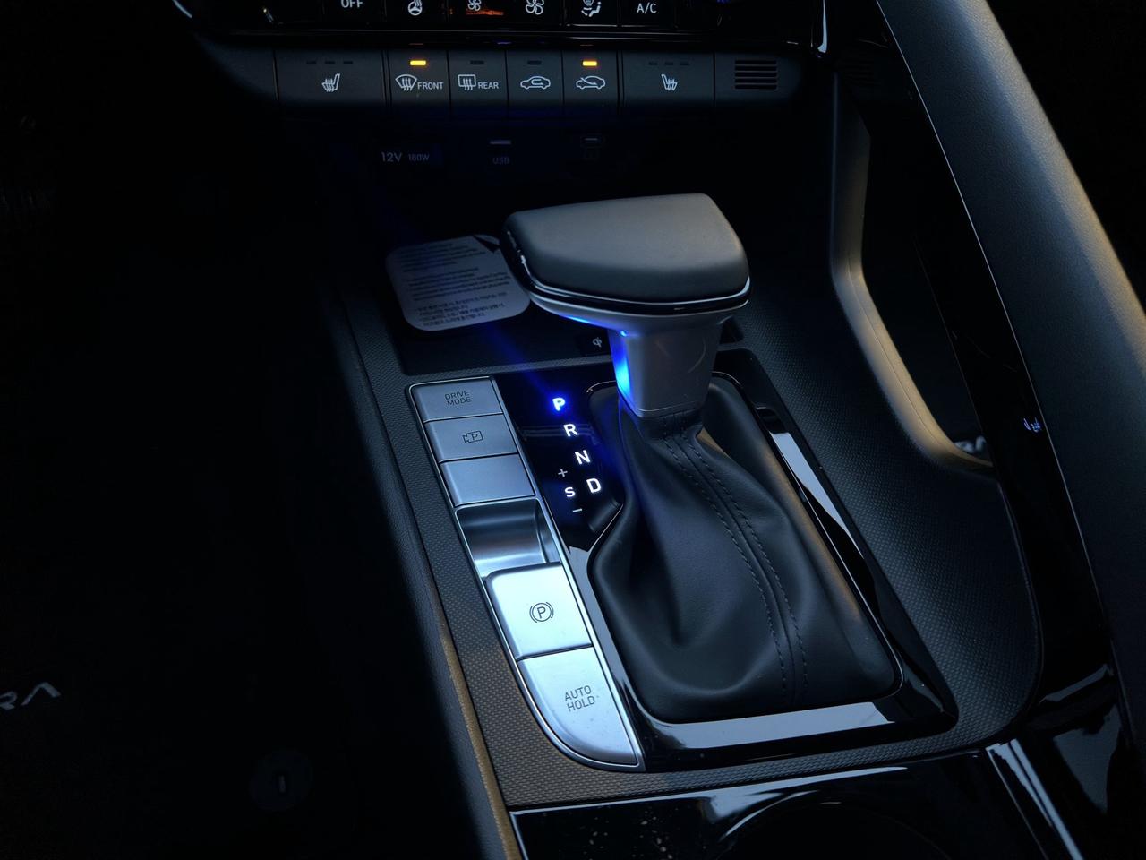 2026 Hyundai Elantra Hybrid Luxury Photo