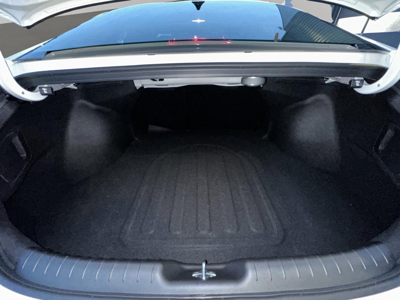 2026 Hyundai Elantra Hybrid Luxury Photo
