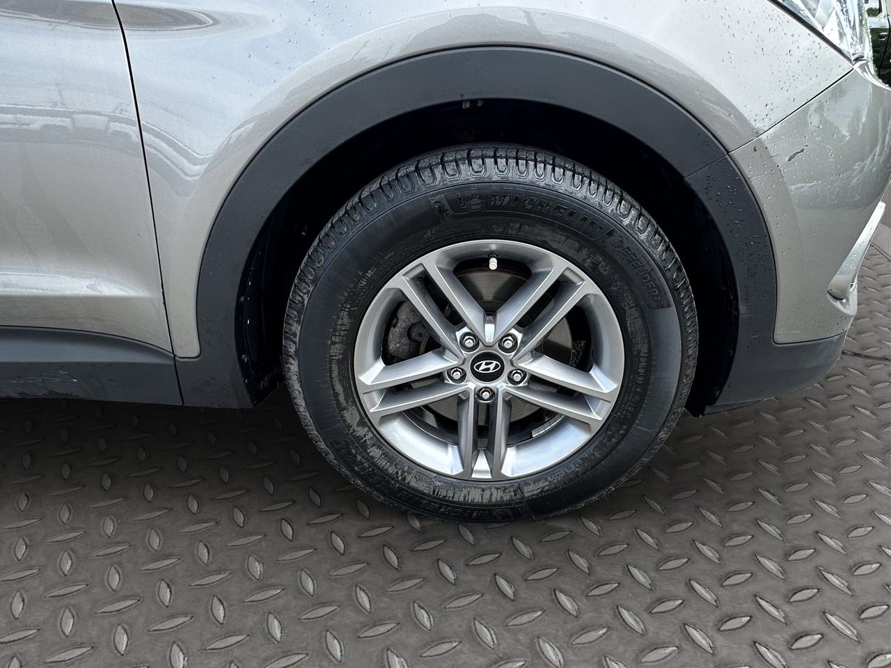 2017 Hyundai Santa Fe Sport Premium | Reverse Cam | Heated Seats Photo