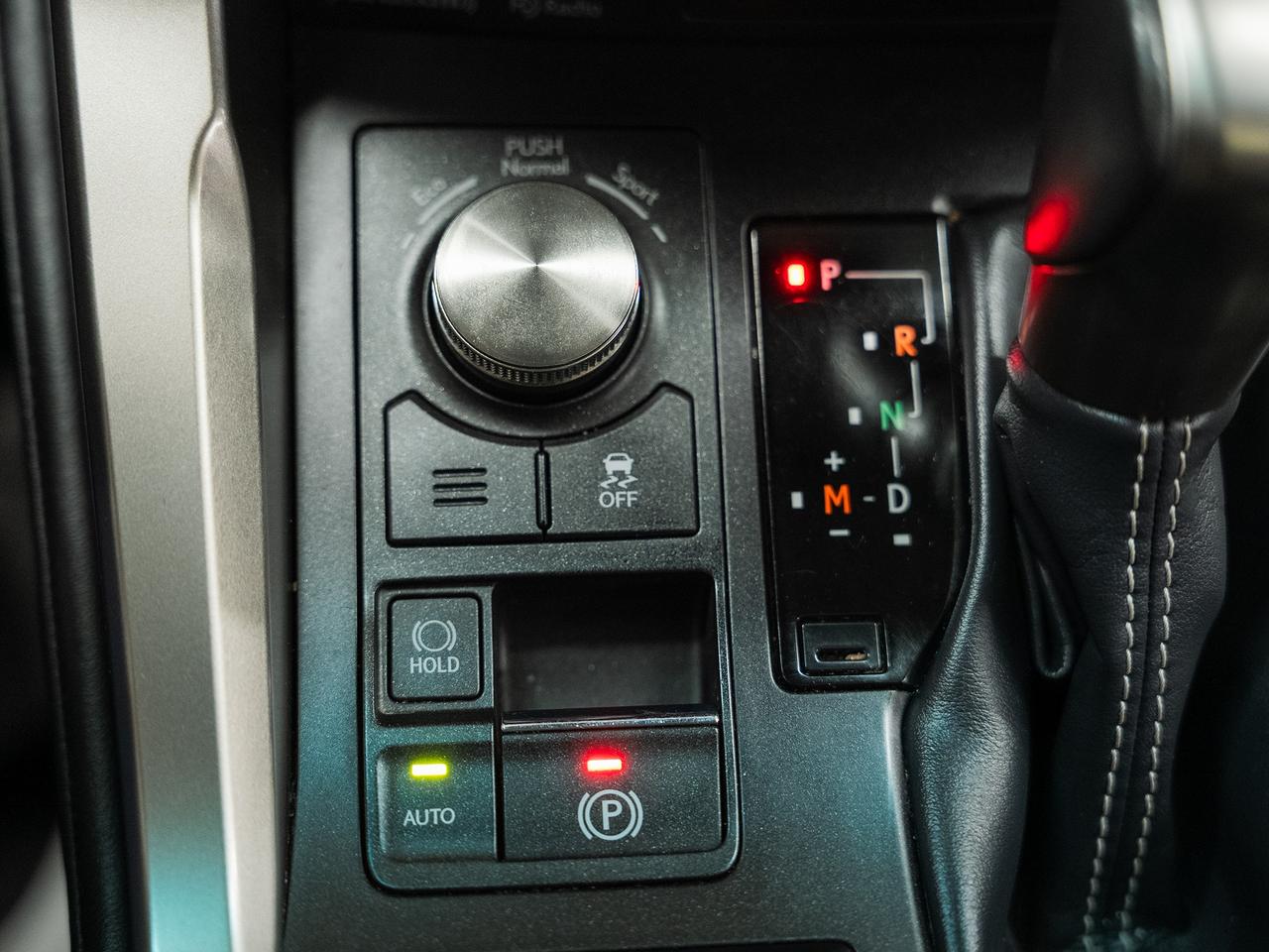 2019 Lexus NX 300 AWD | Leather | Sunroof | BSM | CarPlay