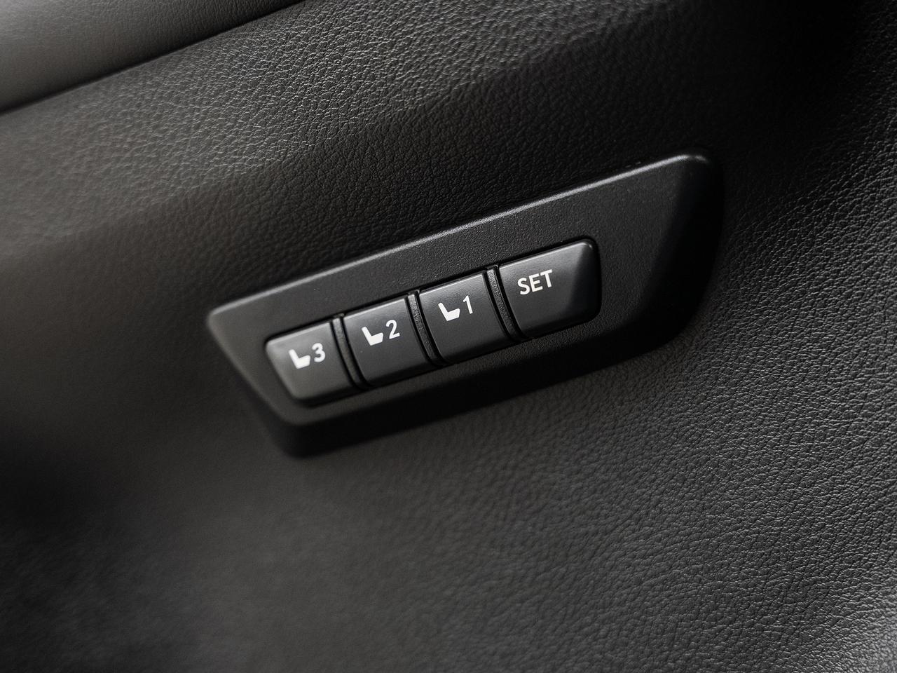 2019 Lexus NX 300 AWD | Leather | Sunroof | BSM | CarPlay