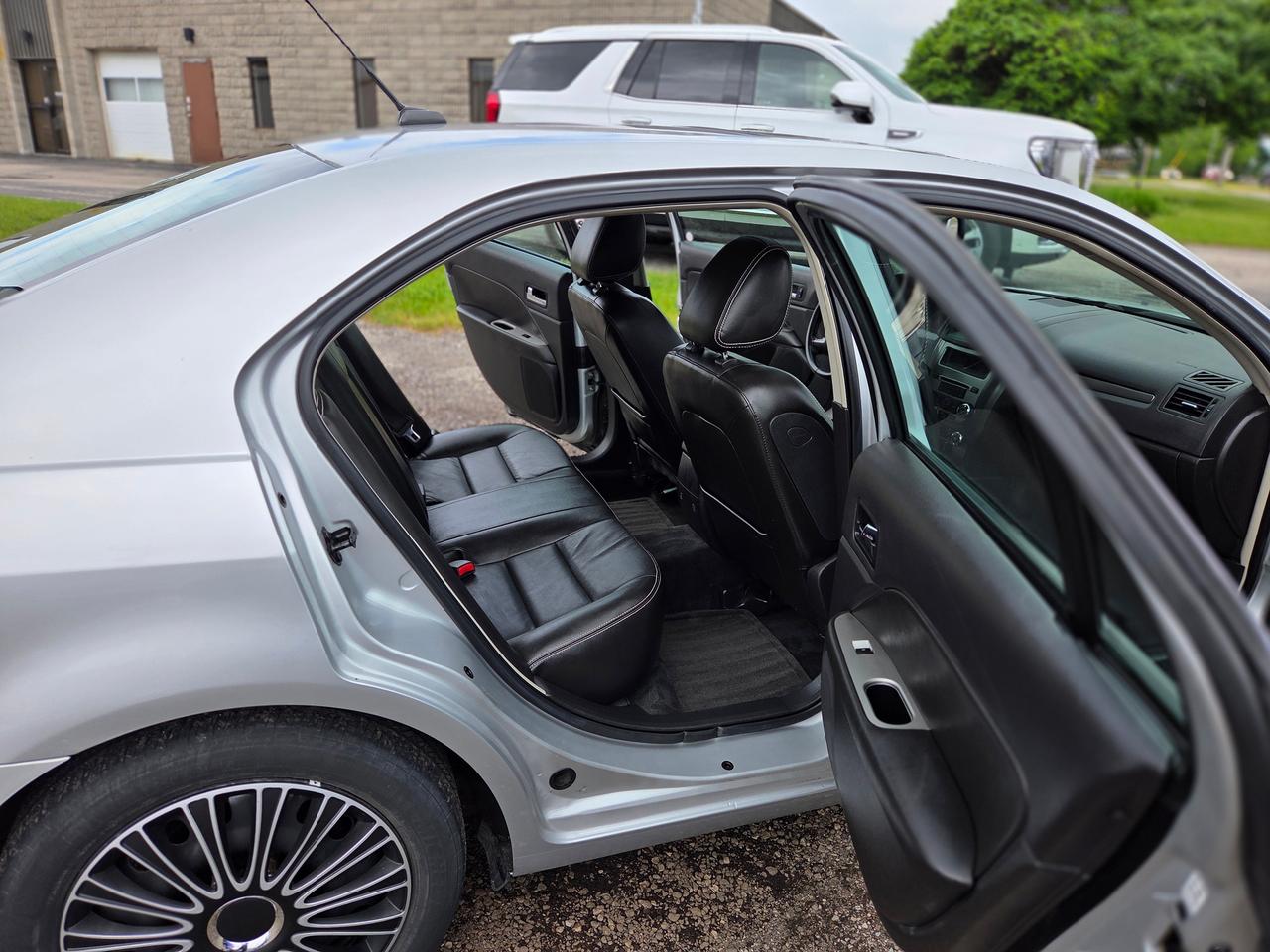 2010 Ford Fusion SEL Photo