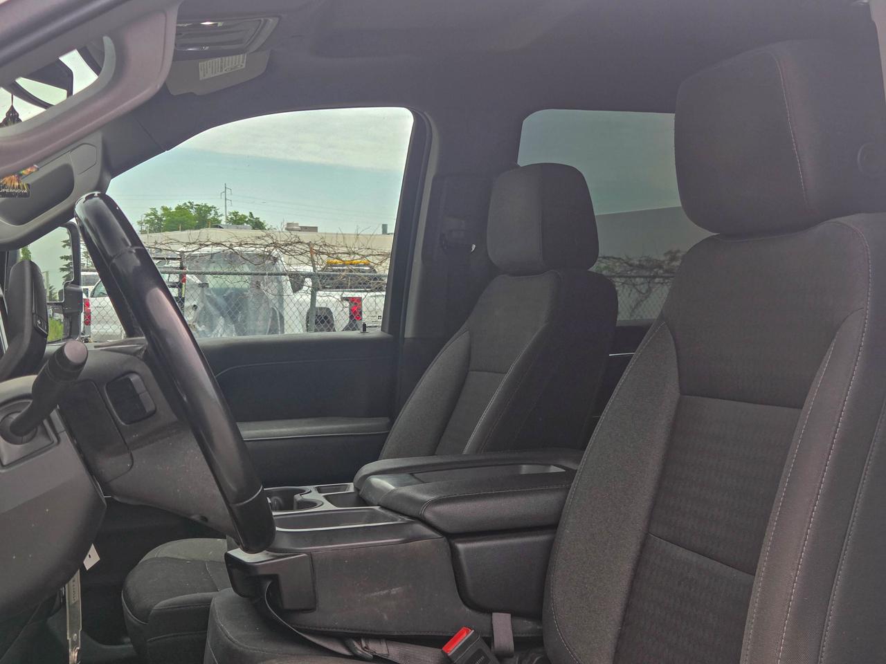 2023 GMC Sierra 3500HD SLE Photo