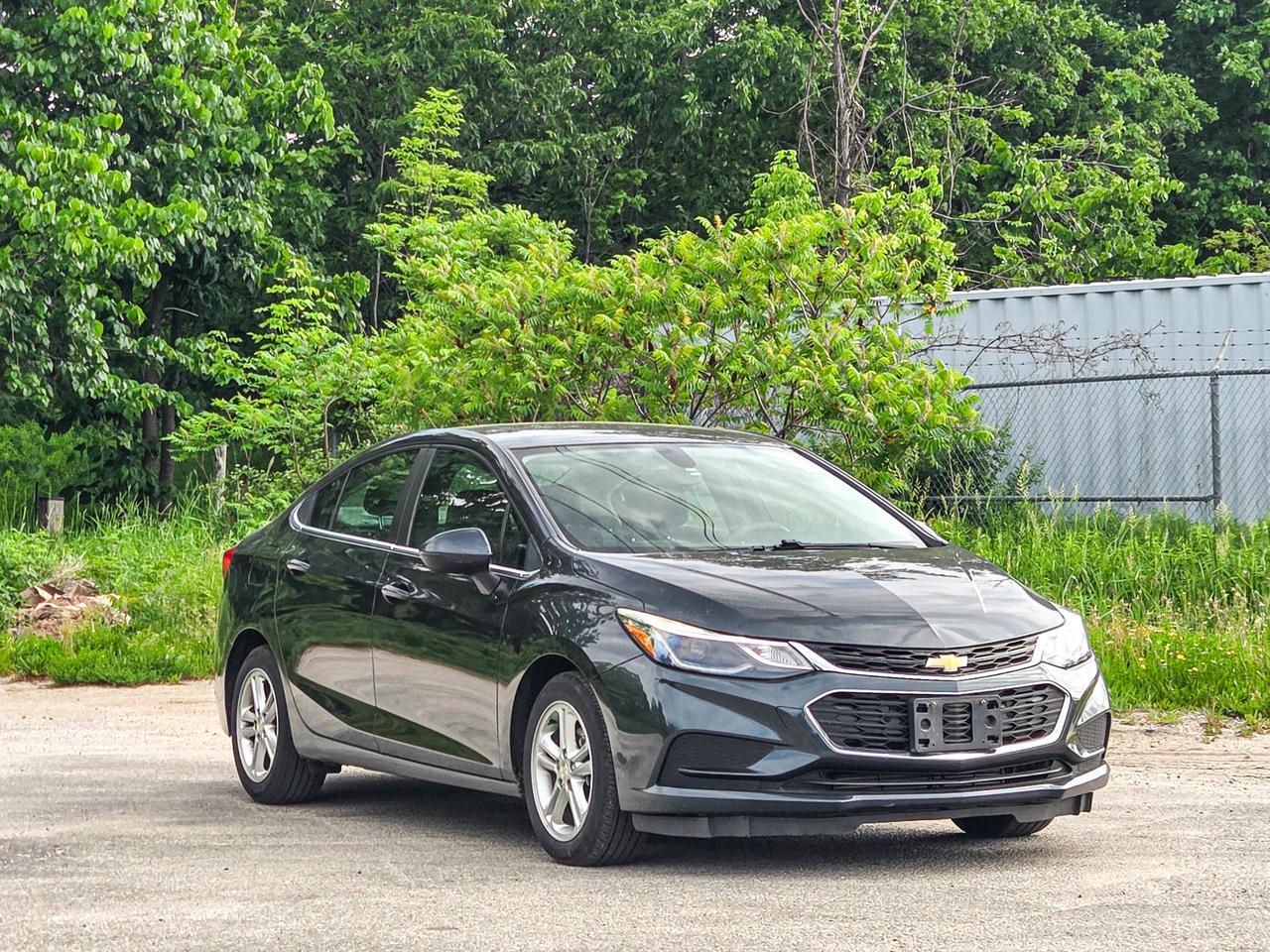 2018 Chevrolet Cruze LT Photo3