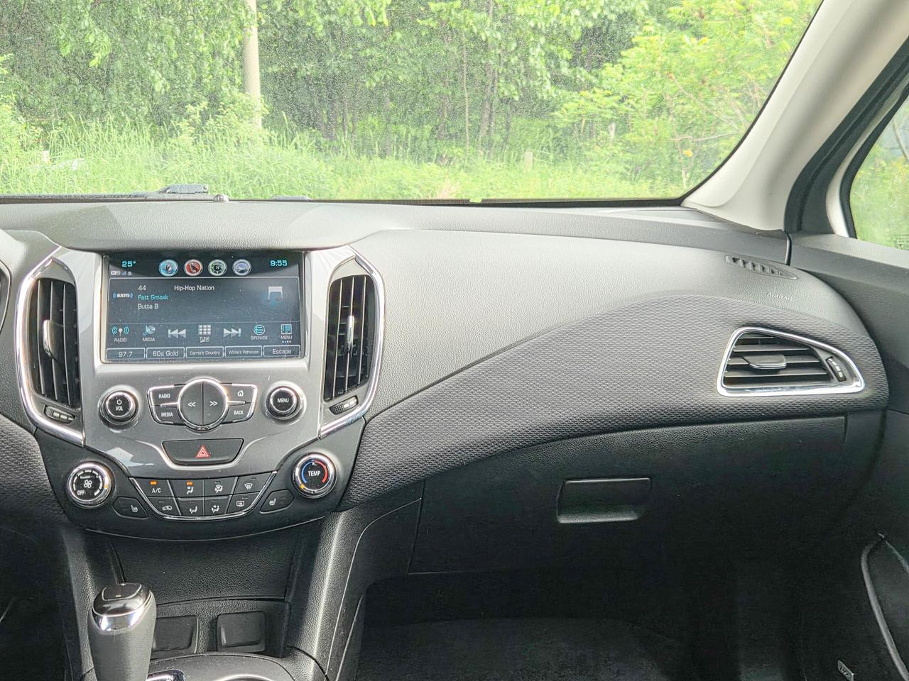 2018 Chevrolet Cruze LT Photo
