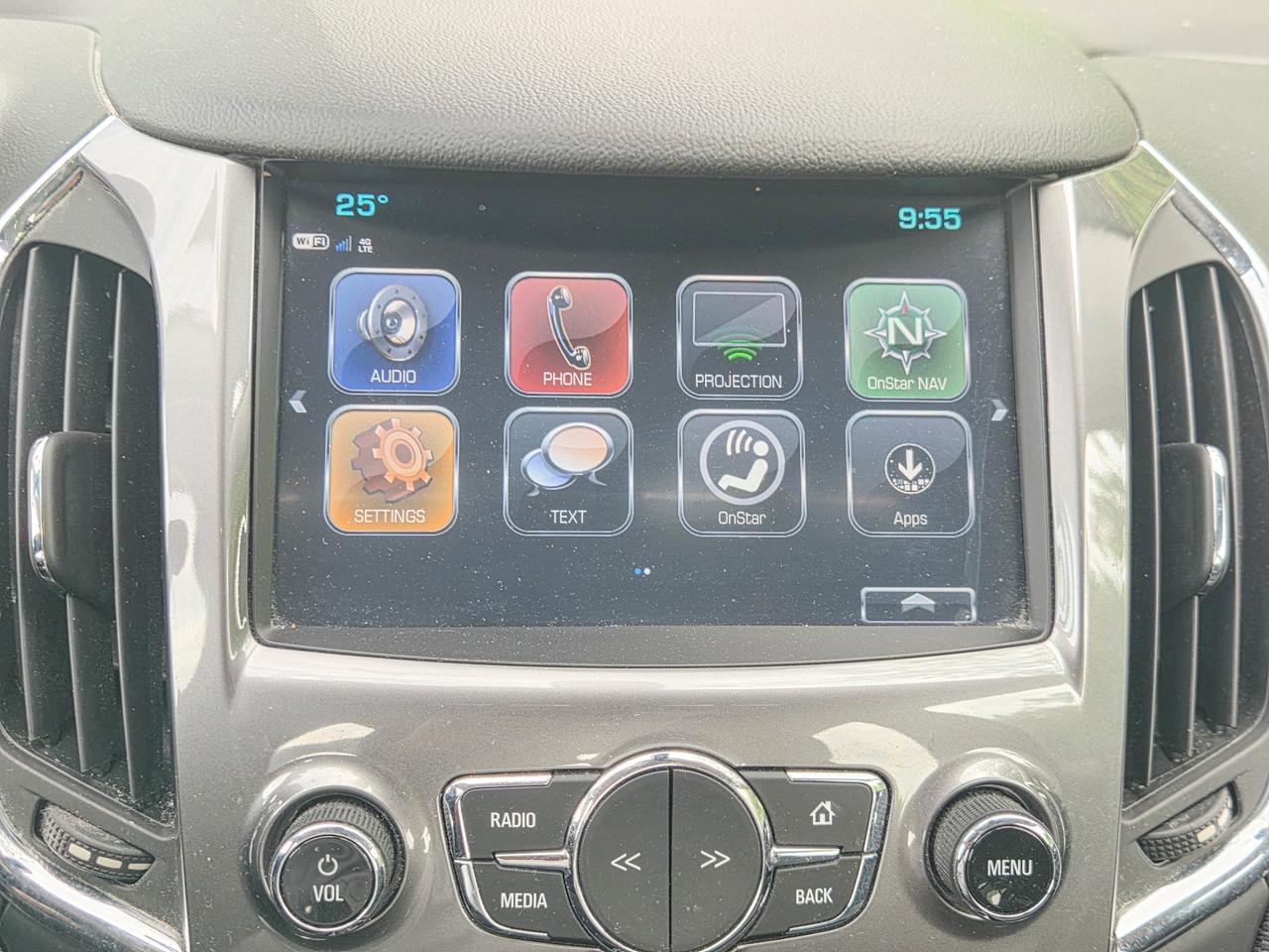 2018 Chevrolet Cruze LT Photo