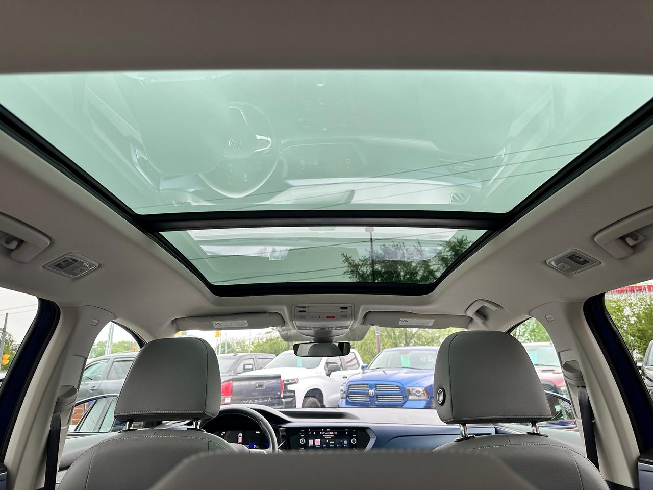 2024 Volkswagen Taos Comfortline HTD-Cloth Panoroof XM CarPlay RearCam Photo
