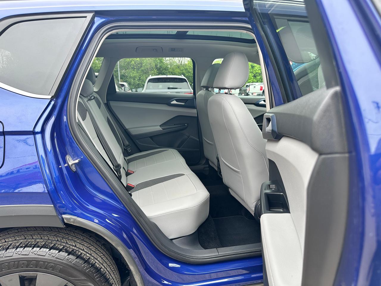 2024 Volkswagen Taos Comfortline HTD-Cloth Panoroof XM CarPlay RearCam Photo