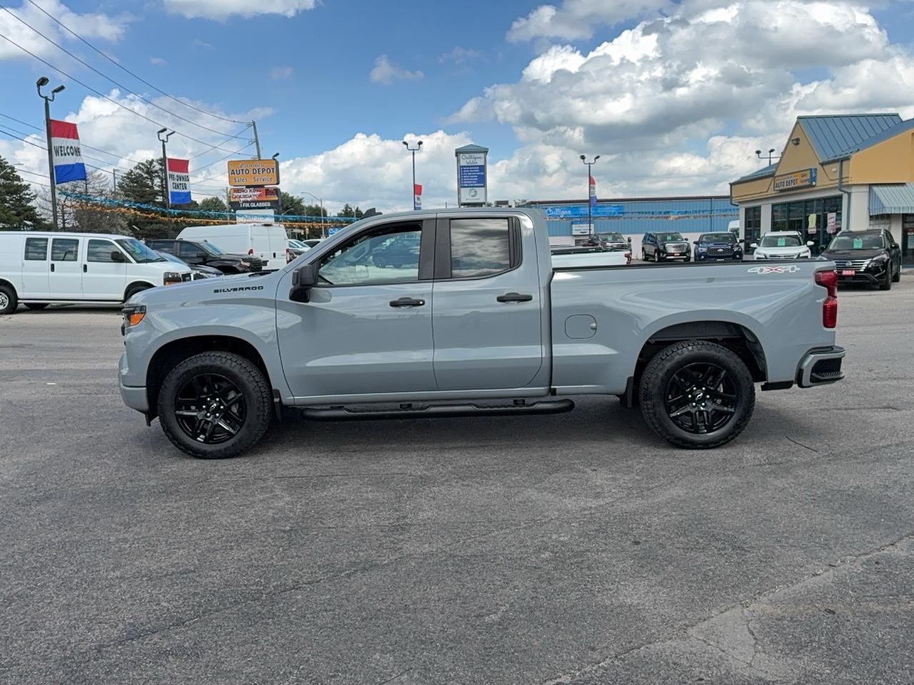 2024 Chevrolet Silverado 1500 Custom 4WD DoubleCab 2.7L4cylGas 6'7"Box Photo