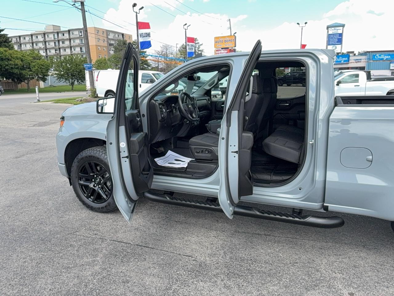 2024 Chevrolet Silverado 1500 Custom 4WD DoubleCab 2.7L4cylGas 6'7"Box Photo
