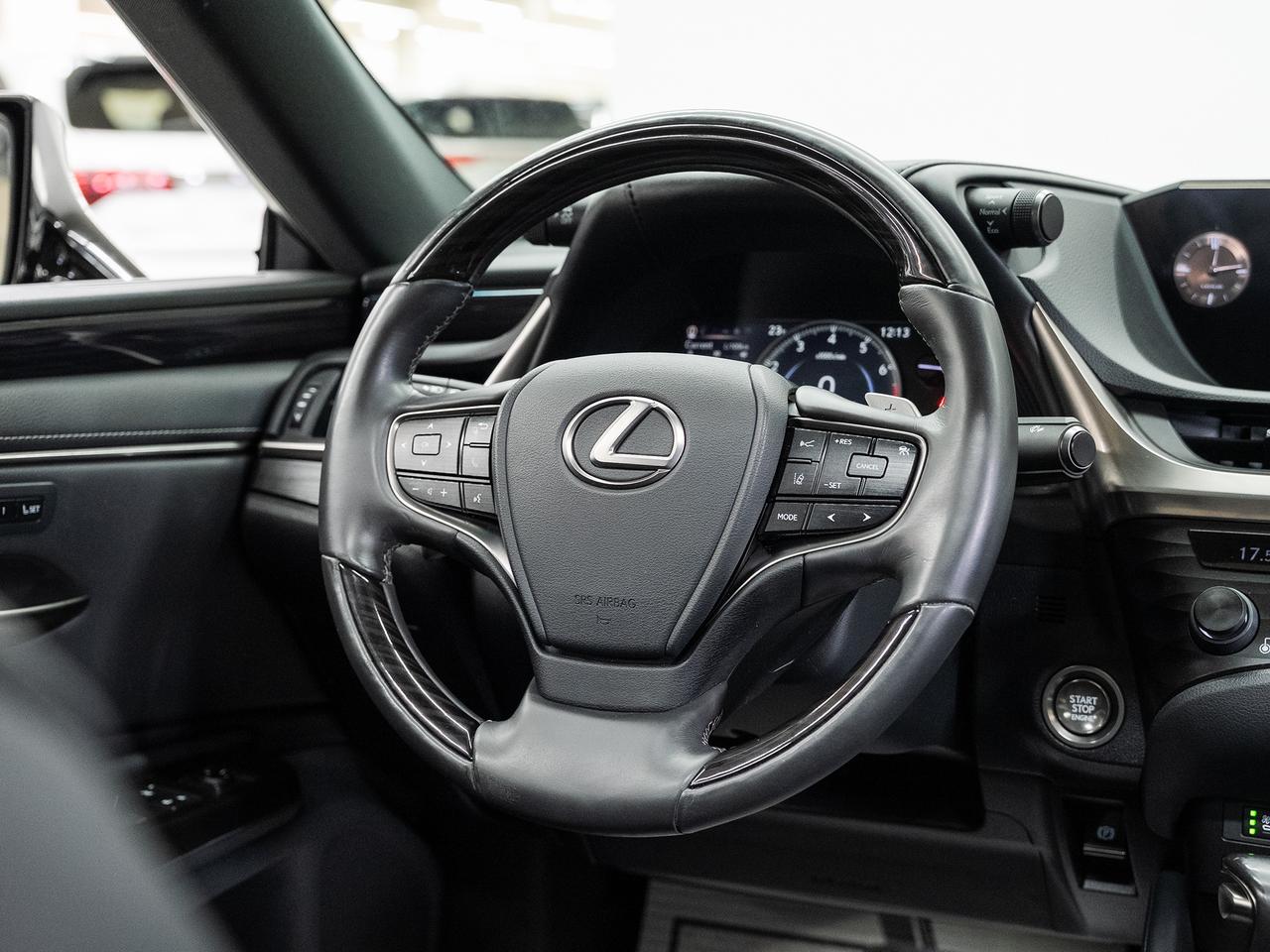 2019 Lexus ES 350 LUXURY | Nav | Sunroof | Leather | CarPlay Photo