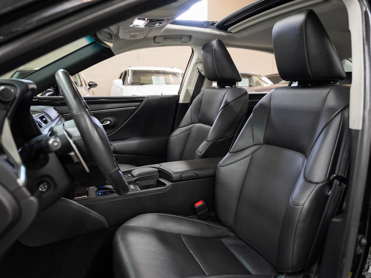 2019 Lexus ES 350 LUXURY | Nav | Sunroof | Leather | CarPlay Photo