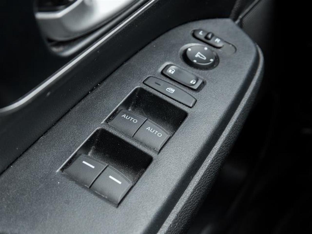 2022 Honda CR-V Touring 4WD Photo