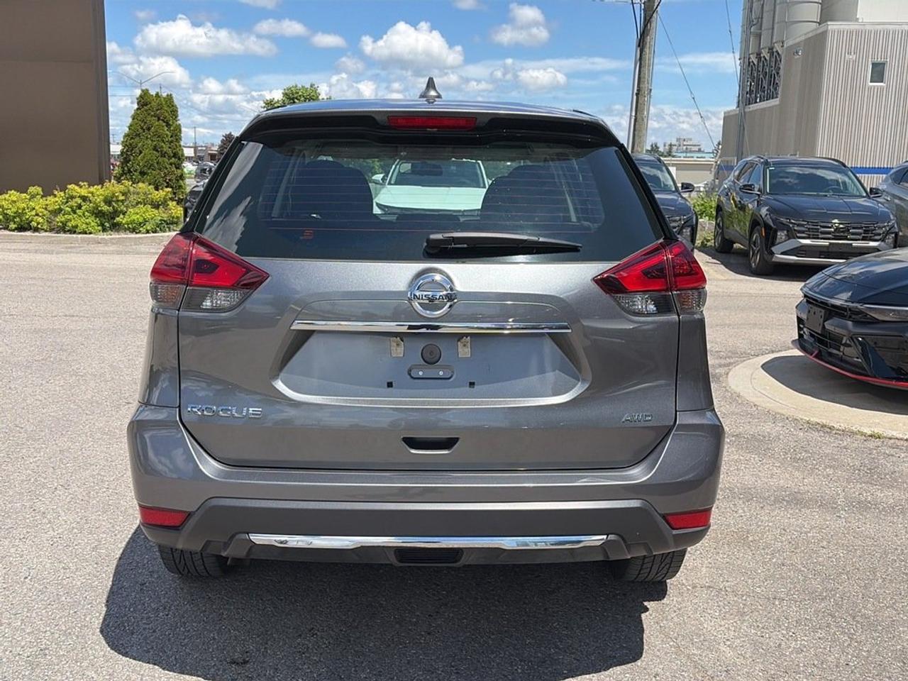 2018 Nissan Rogue S AWD CVT Photo