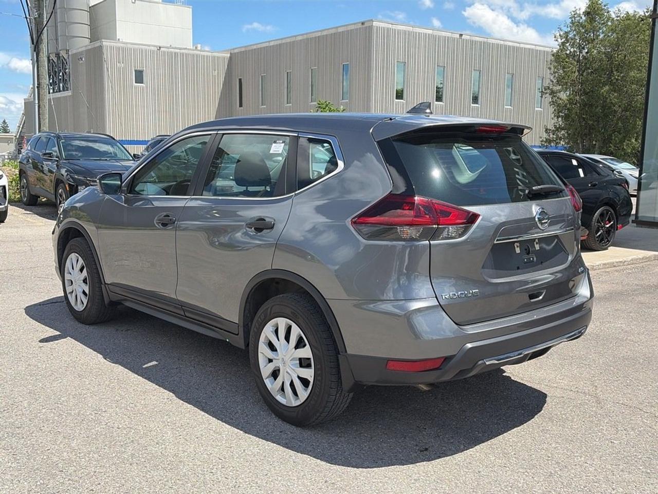 2018 Nissan Rogue S AWD CVT Photo