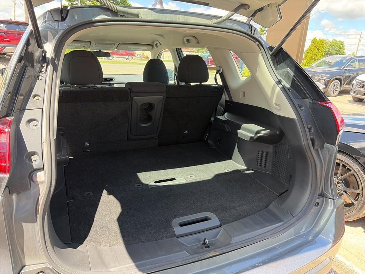 2018 Nissan Rogue S AWD CVT Photo