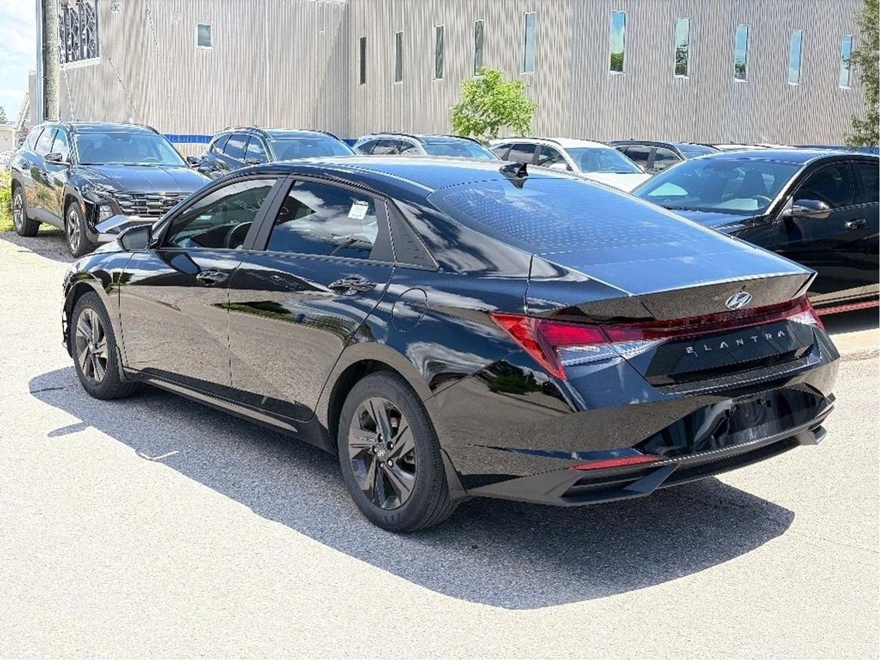 2022 Hyundai Elantra Sedan Preferred IVT Photo