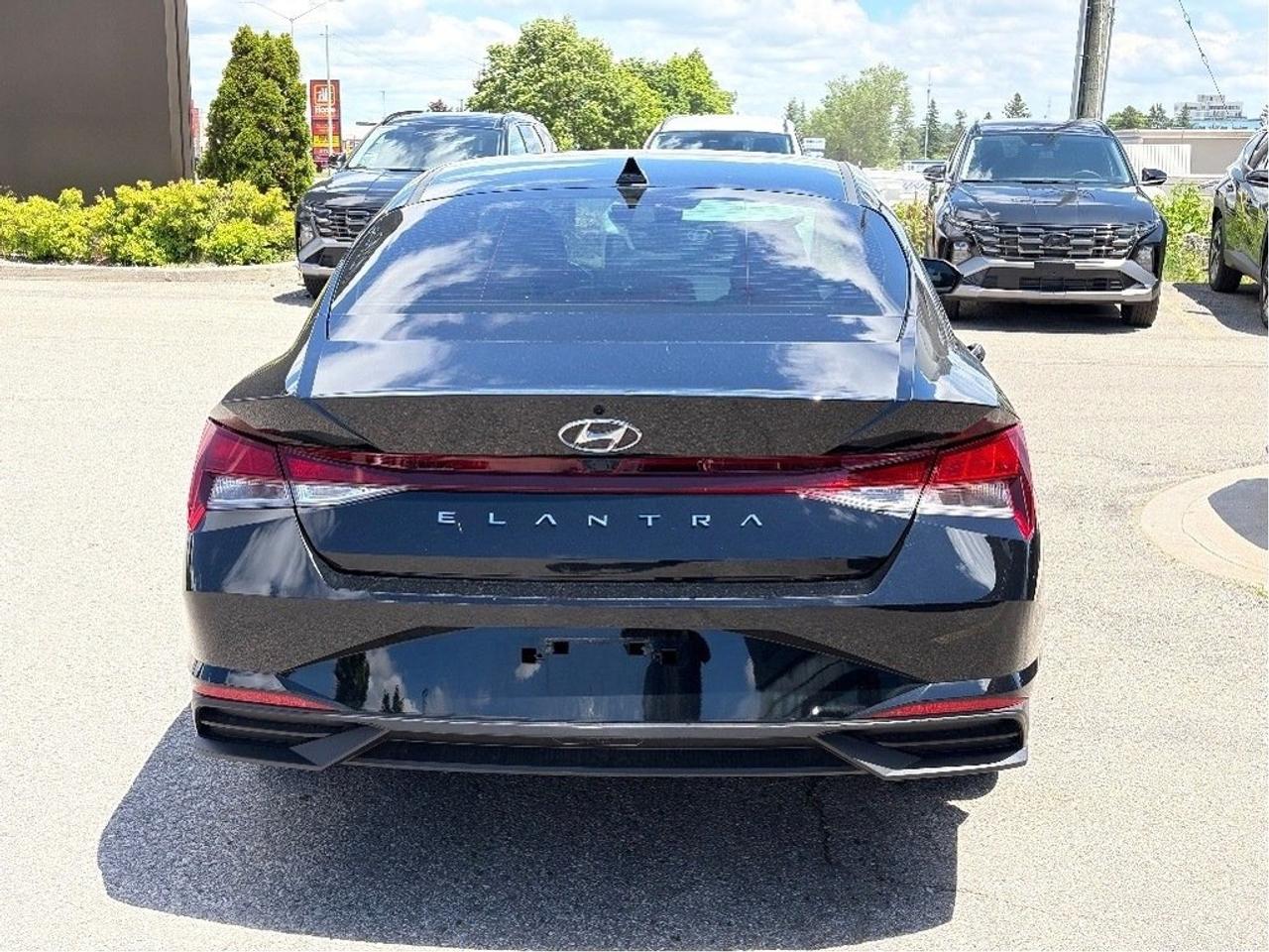 2022 Hyundai Elantra Sedan Preferred IVT Photo