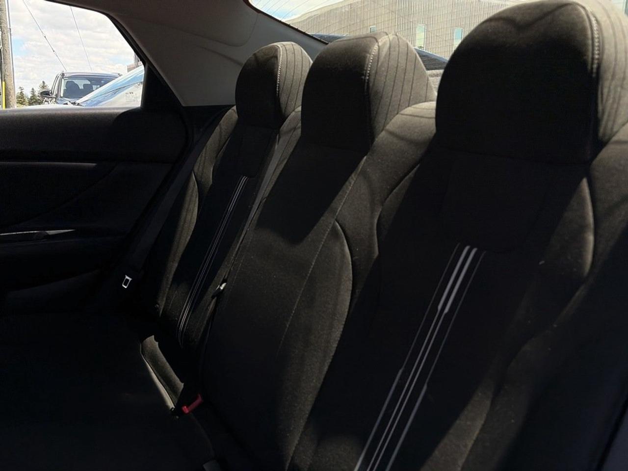 2022 Hyundai Elantra Sedan Preferred IVT Photo