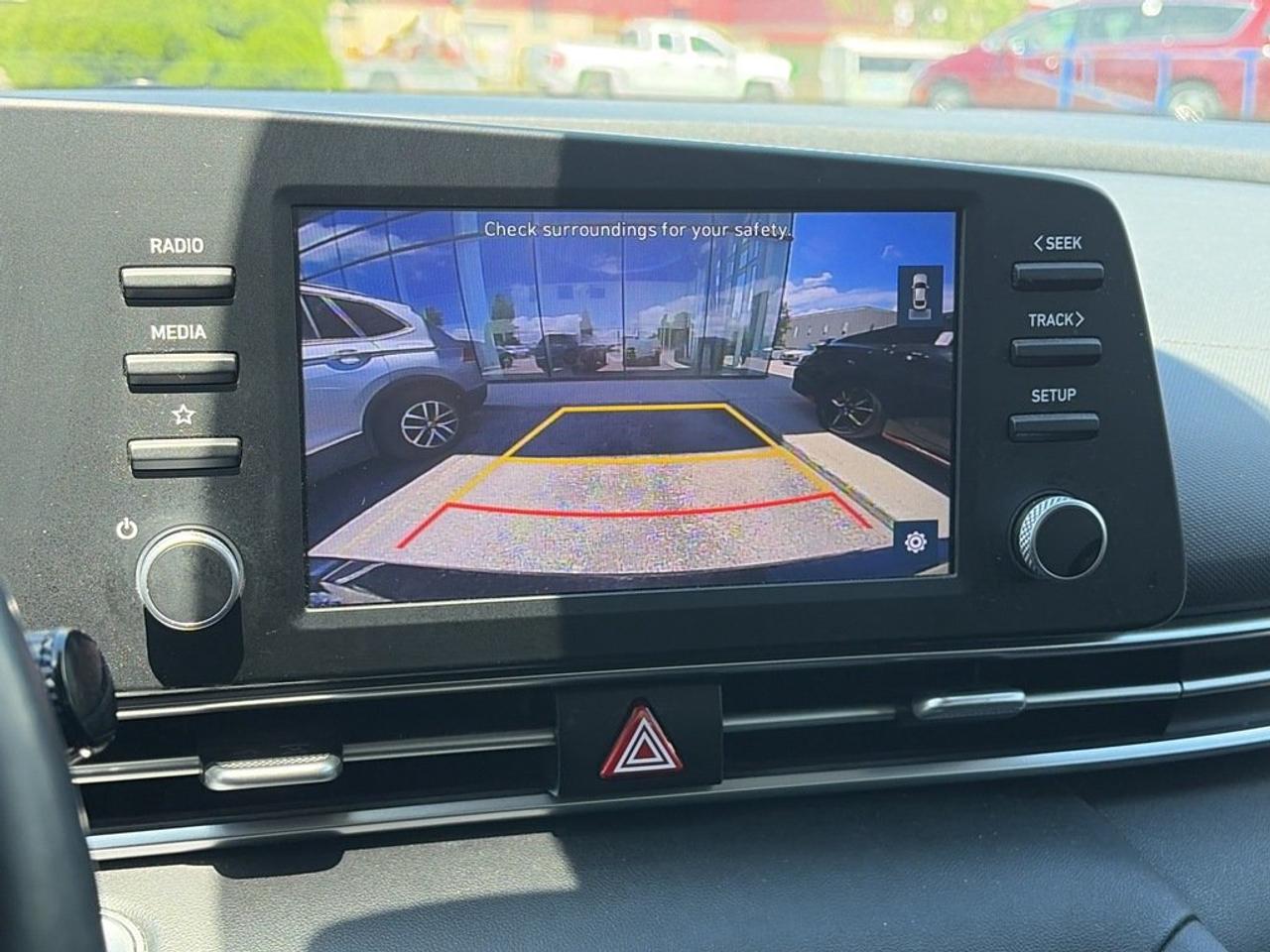 2022 Hyundai Elantra Sedan Preferred IVT Photo