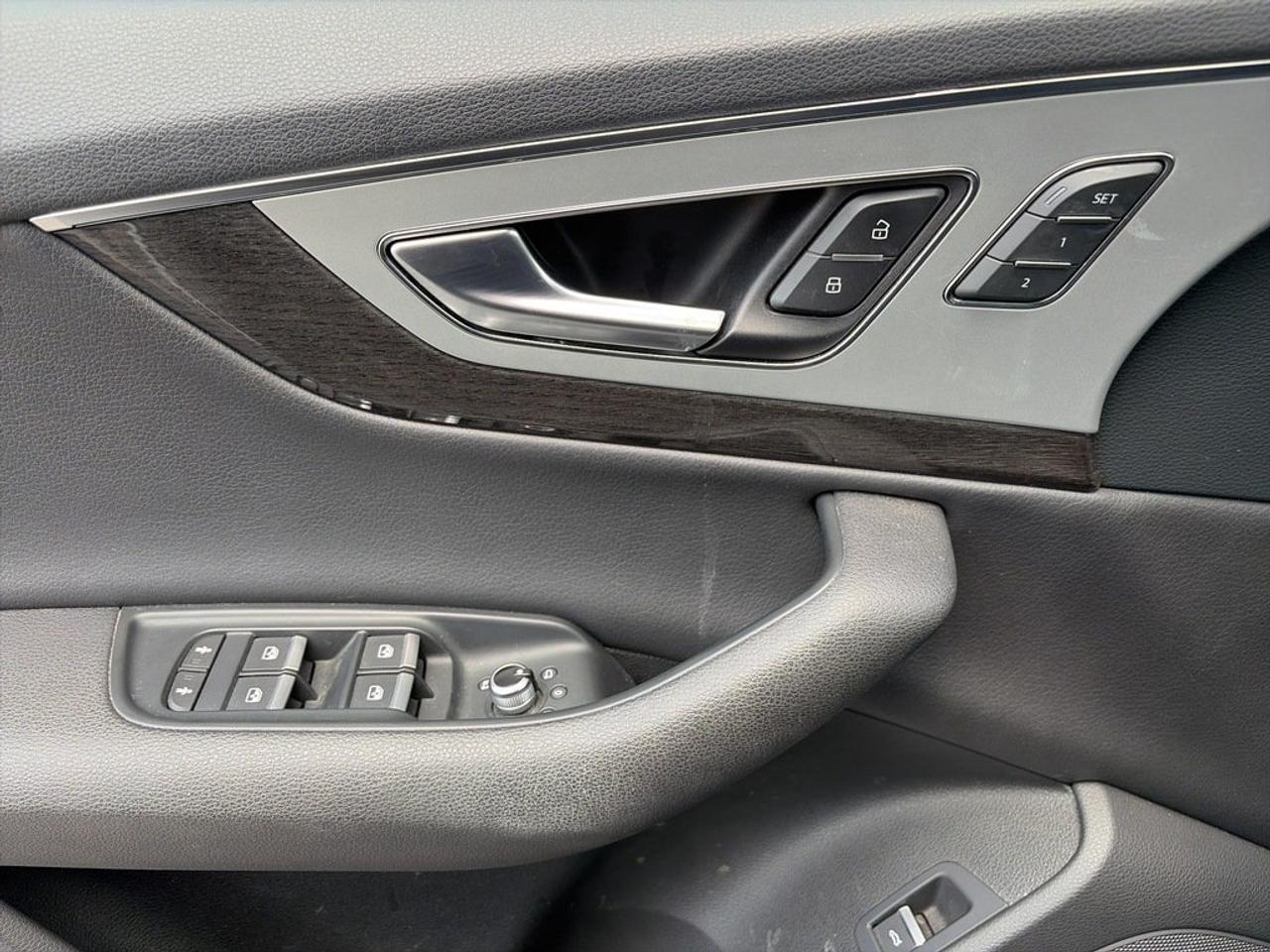 2018 Audi Q7 3.0T Progressiv quattro 8sp Tiptronic S Line Photo