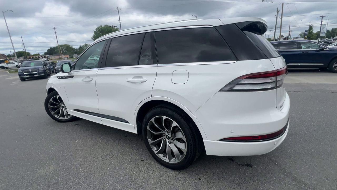 2023 Lincoln Aviator Grand Touring AWD, 6 PASSENGER, MOONROOF, HEATED/COOLED SEATS, BACK UP CAM, NAV, POWER LIFTGATE!! Photo