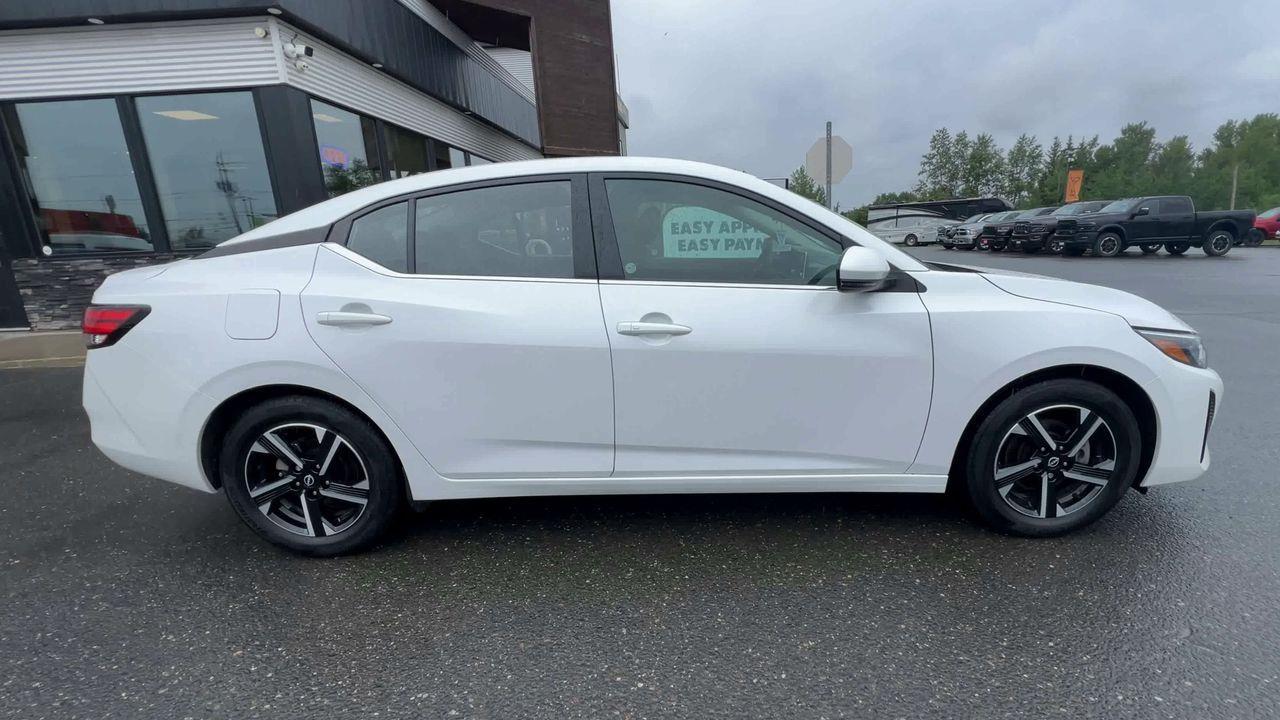 2024 Nissan Sentra SV Photo