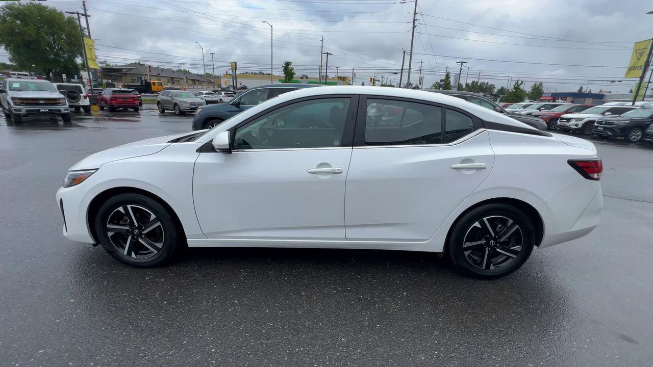 2024 Nissan Sentra SV Photo