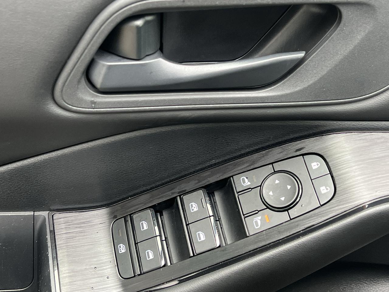 2024 Nissan Rogue AWD, SIRIUS XM, BACK UP CAM, HEATED SEATS, HEATED STEERING WHEEL!! Photo
