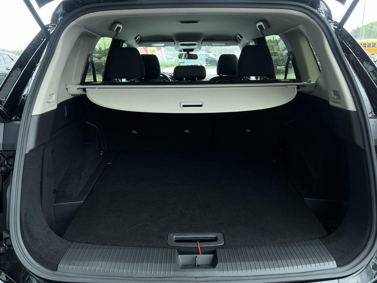2024 Nissan Rogue AWD, SIRIUS XM, BACK UP CAM, HEATED SEATS, HEATED STEERING WHEEL!! Photo