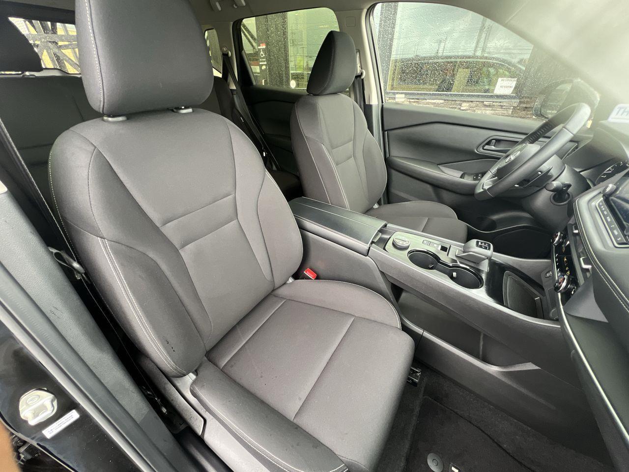 2024 Nissan Rogue AWD, SIRIUS XM, BACK UP CAM, HEATED SEATS, HEATED STEERING WHEEL!! Photo