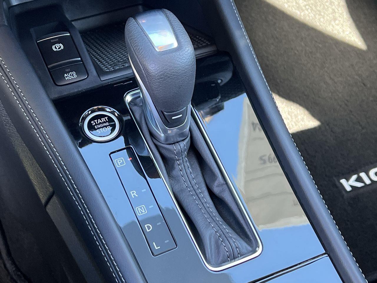 2024 Nissan Kicks SV Photo