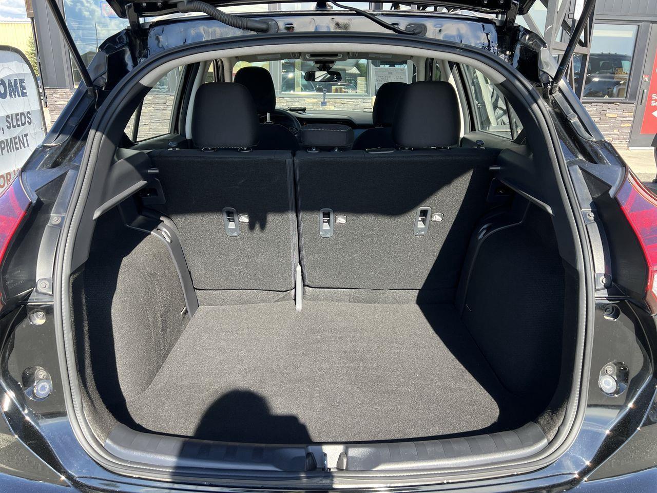 2024 Nissan Kicks SV Photo