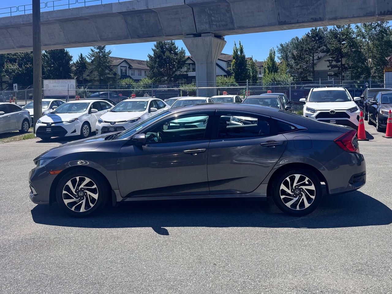 2019 Honda Civic FINANCING AVAILABLE Photo9