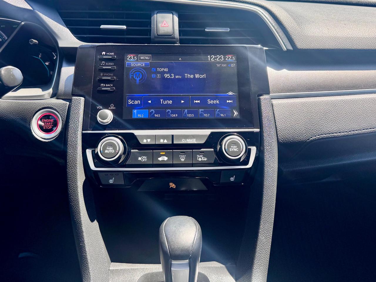 2019 Honda Civic FINANCING AVAILABLE Photo5