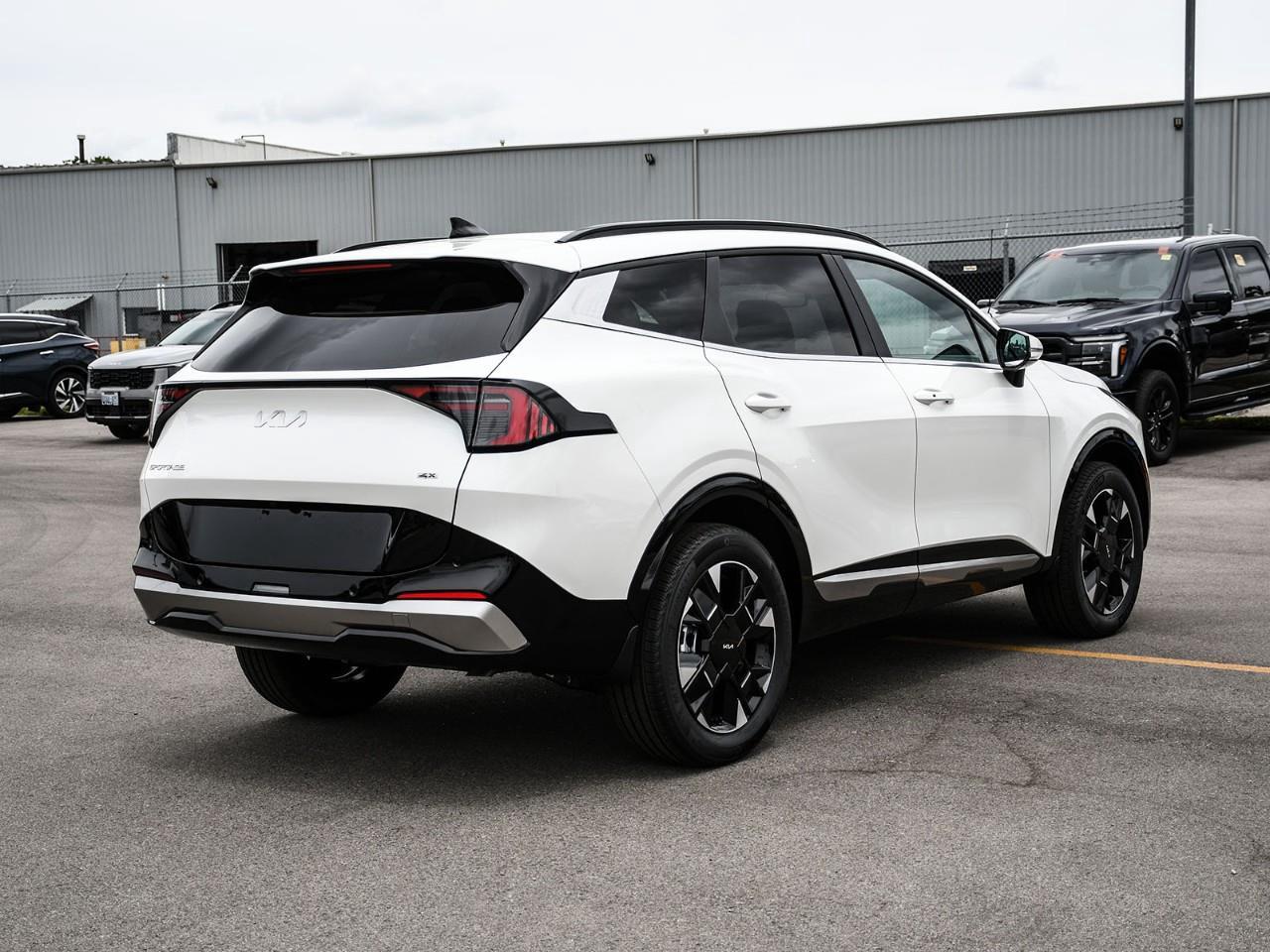 2026 Kia Sportage EX Premium w/Red Interior 2026 Kia Sportage – EX Premium Photo