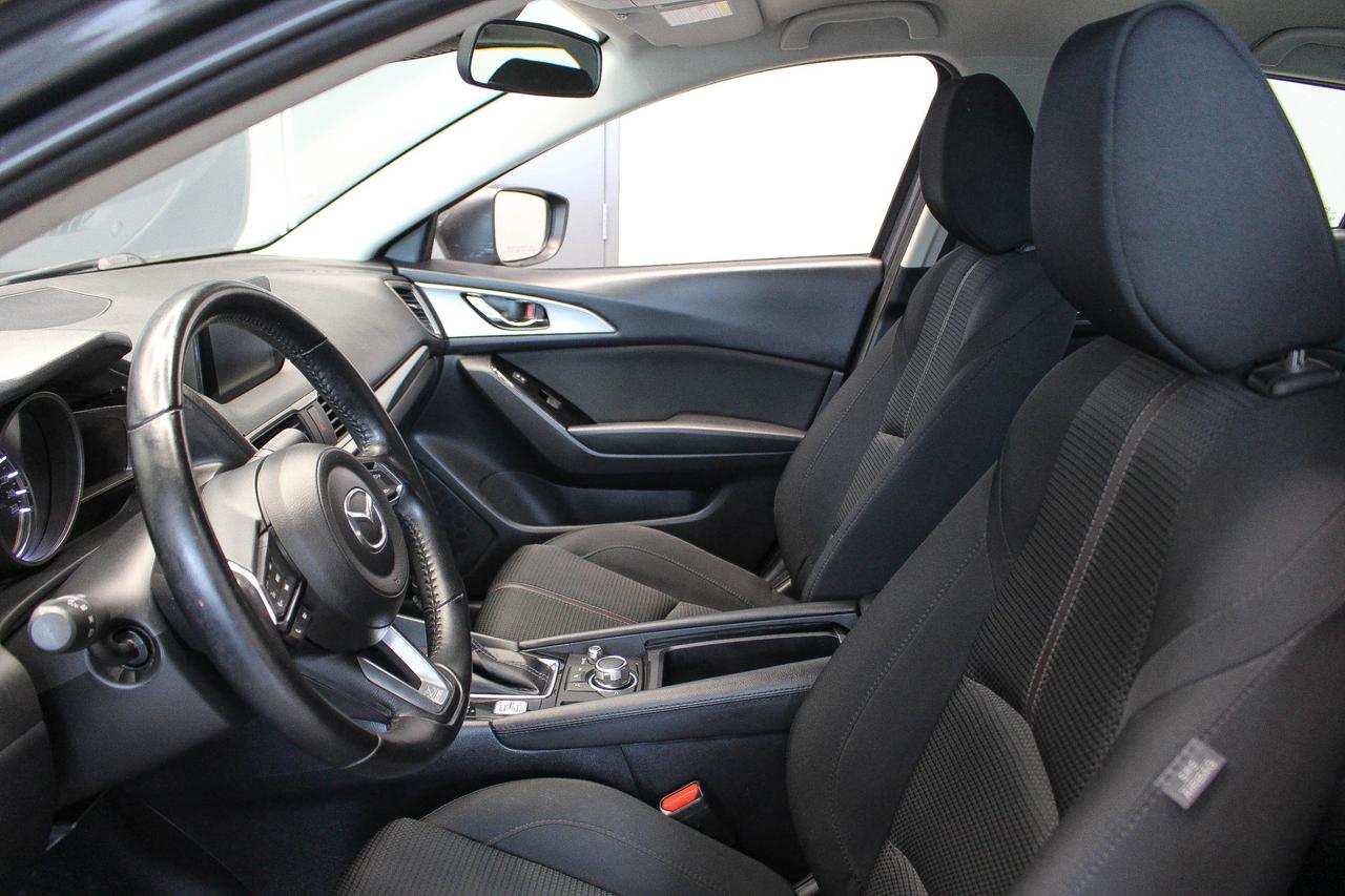 2018 Mazda MAZDA3 GS NAVIGATION - CLOTH UPHOLSTERY - HEATED FRONT SEATS/STEERING WHEEL Photo